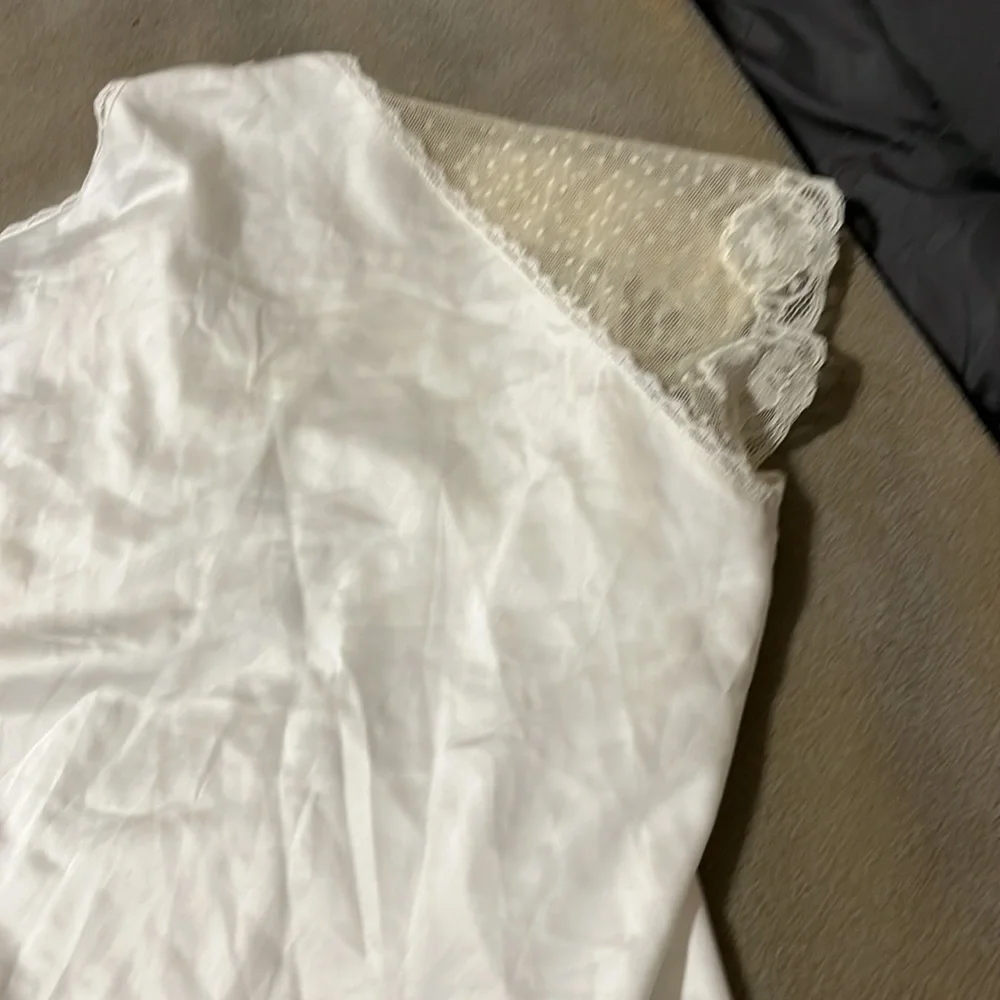 Vintage Beth Lingerie Nightgown. - Picture 16 of 16